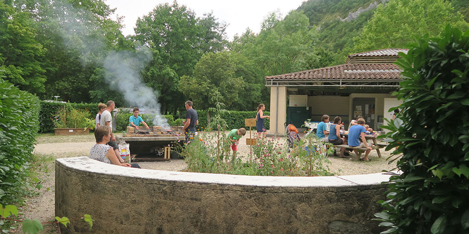Barbecue au camping le Terriol